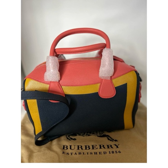 BURBERRY LEATHER HANDBAG - Picture 2 of 11